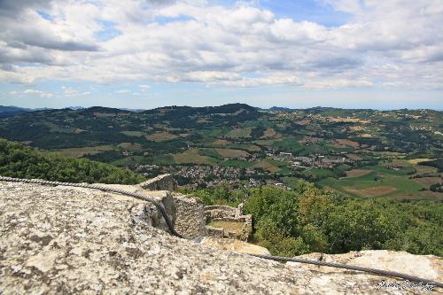 lAppennino emiliano colto dal Castello delle Carpinete