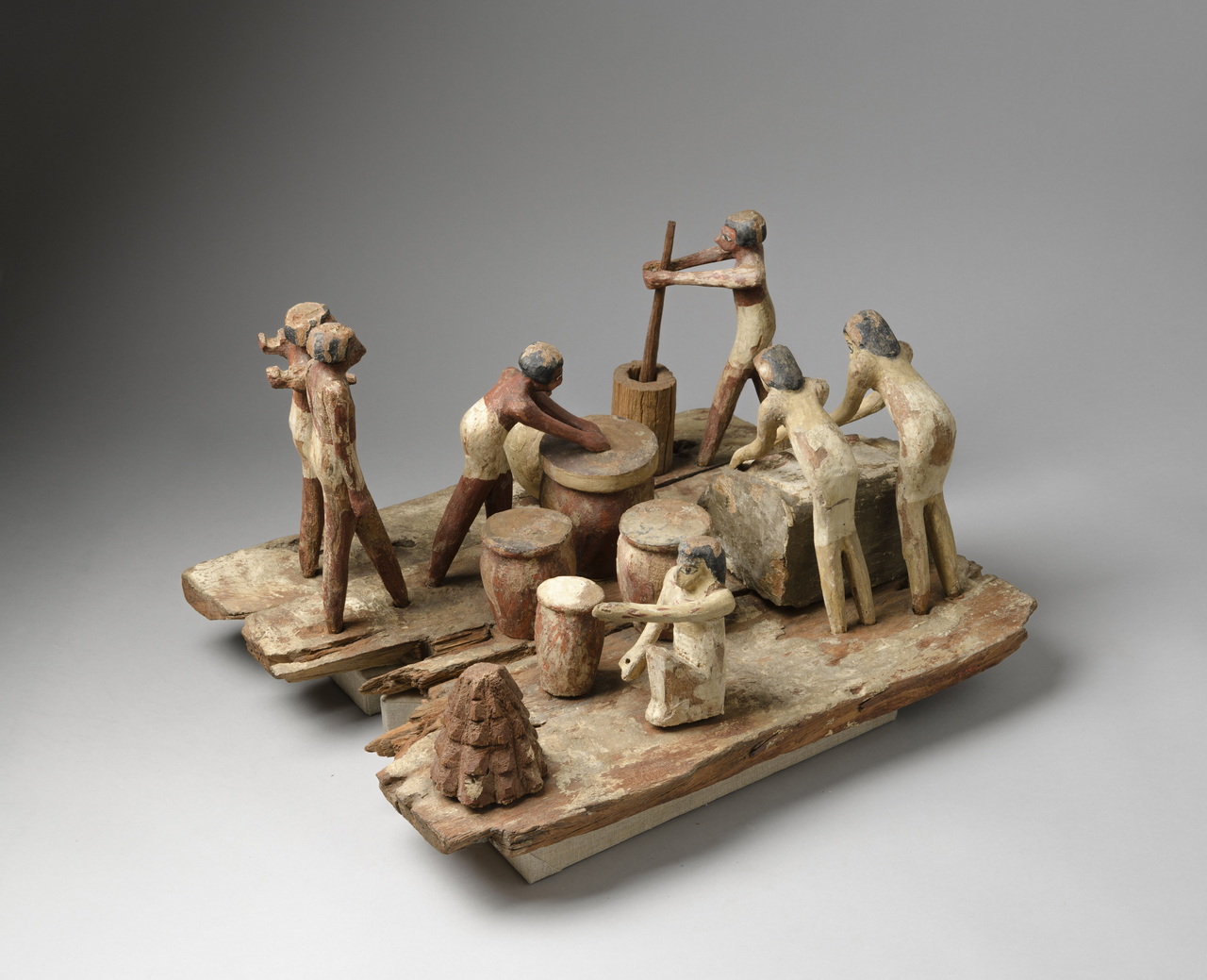 Modellino di attività artigianale Assiut, Medio Regno, inizio XII dinastia (1939– 1875 a.C.) Legno, pittura, 53 x46x31,5 S. 8652 Torino, Museo Egizio