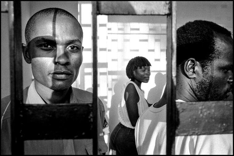 Untitled, Port-au-Prince, Haiti, 1990 © Bruce Gilden/Magnum Photos