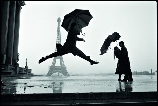 Elliott Erwitt, FRANCE, Paris, 1989; 50x60cm © Elliott Erwitt