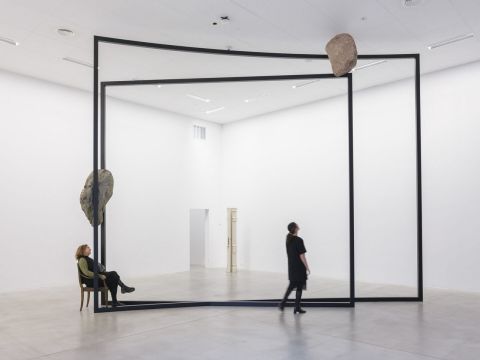 Alicja Kwade: il tempo e la gravità a Todi